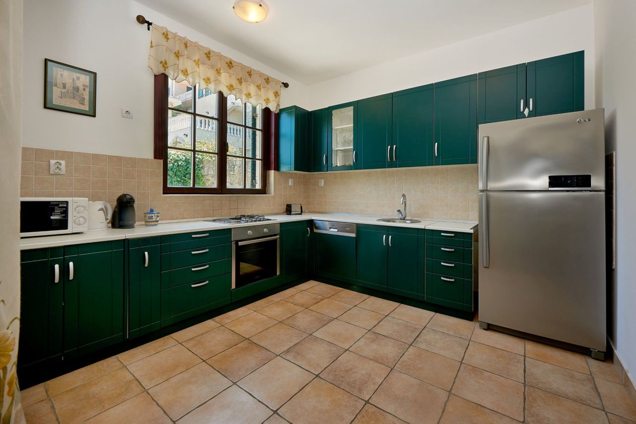 Villa in Kostanjica, Montenegro, 235 m² - picture 7