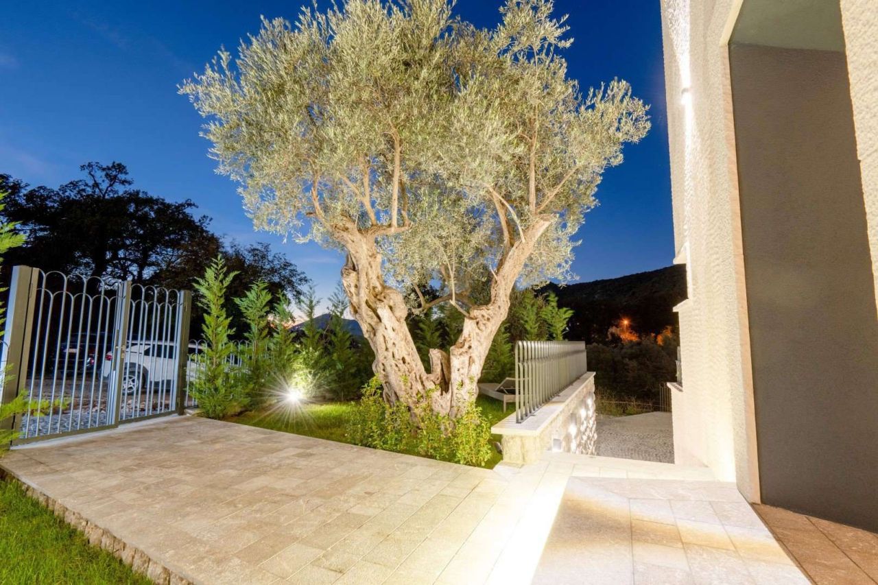 Casa a Budva, Montenegro, 240 m² - foto 8