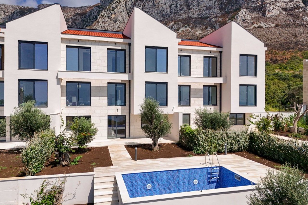 Maison à Rézévici, Monténégro, 196 m² - image 8