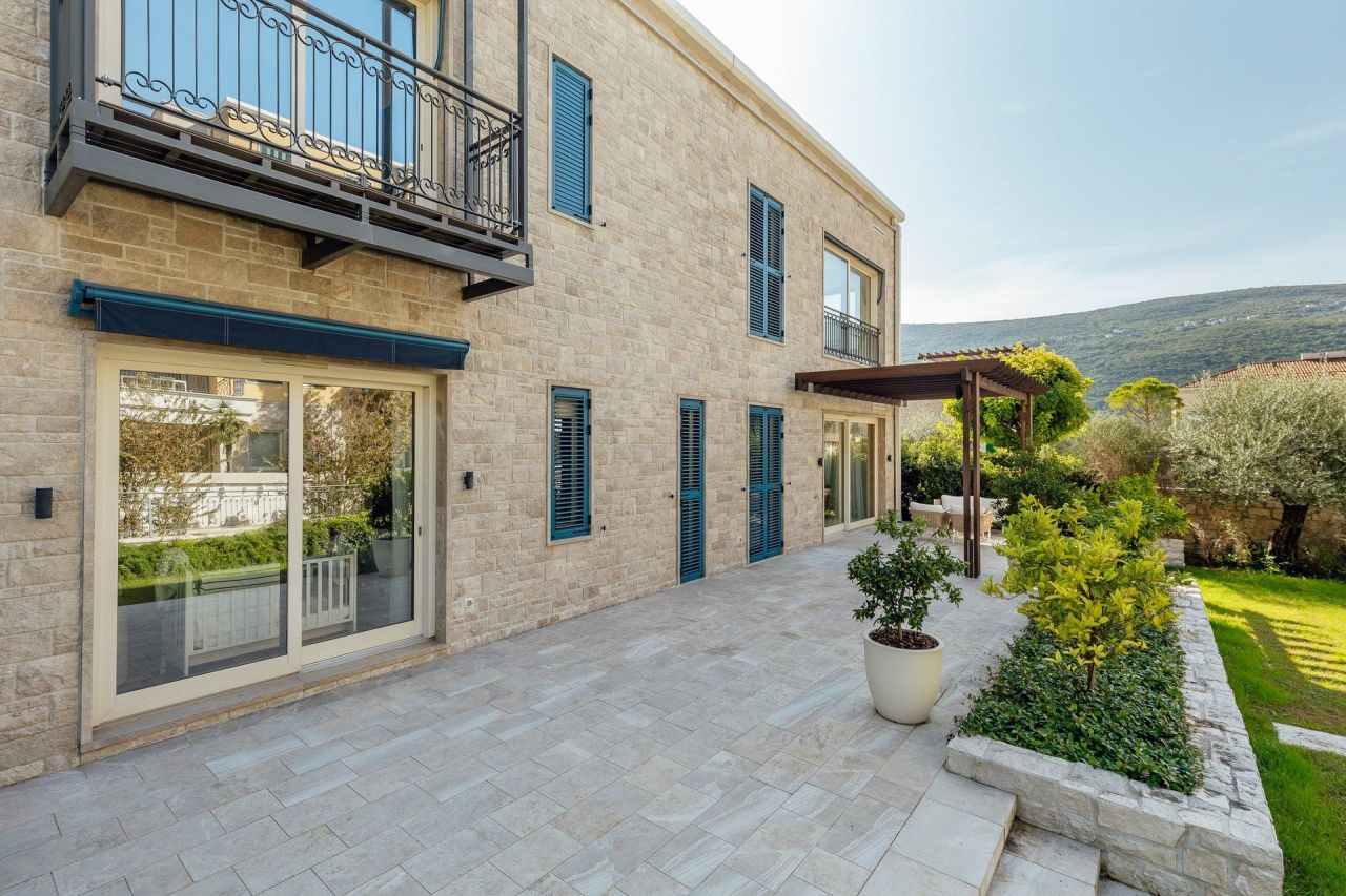 Apartamento en Herceg-Novi, Montenegro, 275 m² - imagen 8