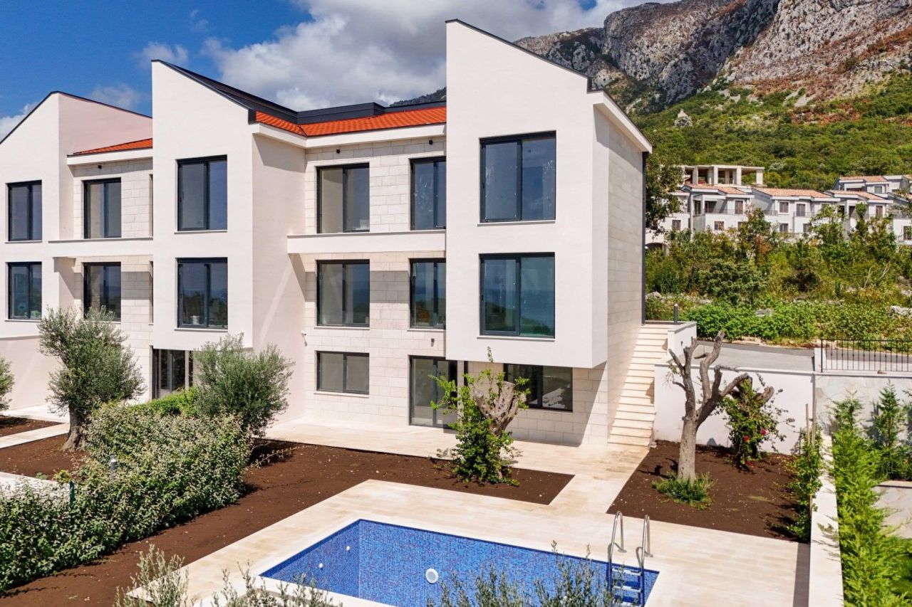 Maison à Rézévici, Monténégro, 196 m² - image 9