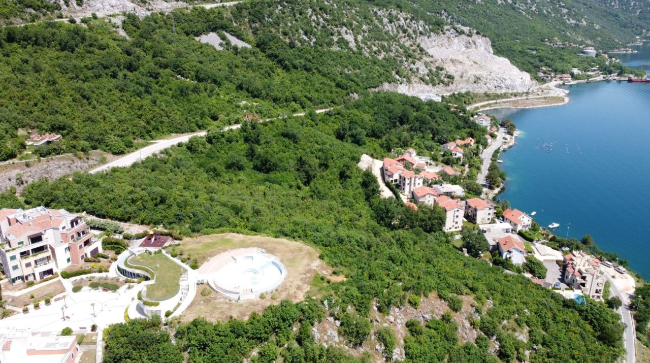 Land in Morinj, Montenegro, 31 287 m² - picture 9