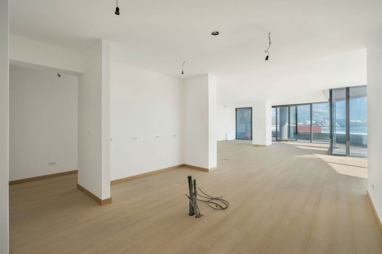 Apartment in Budva, Montenegro, 270 m² - picture 10