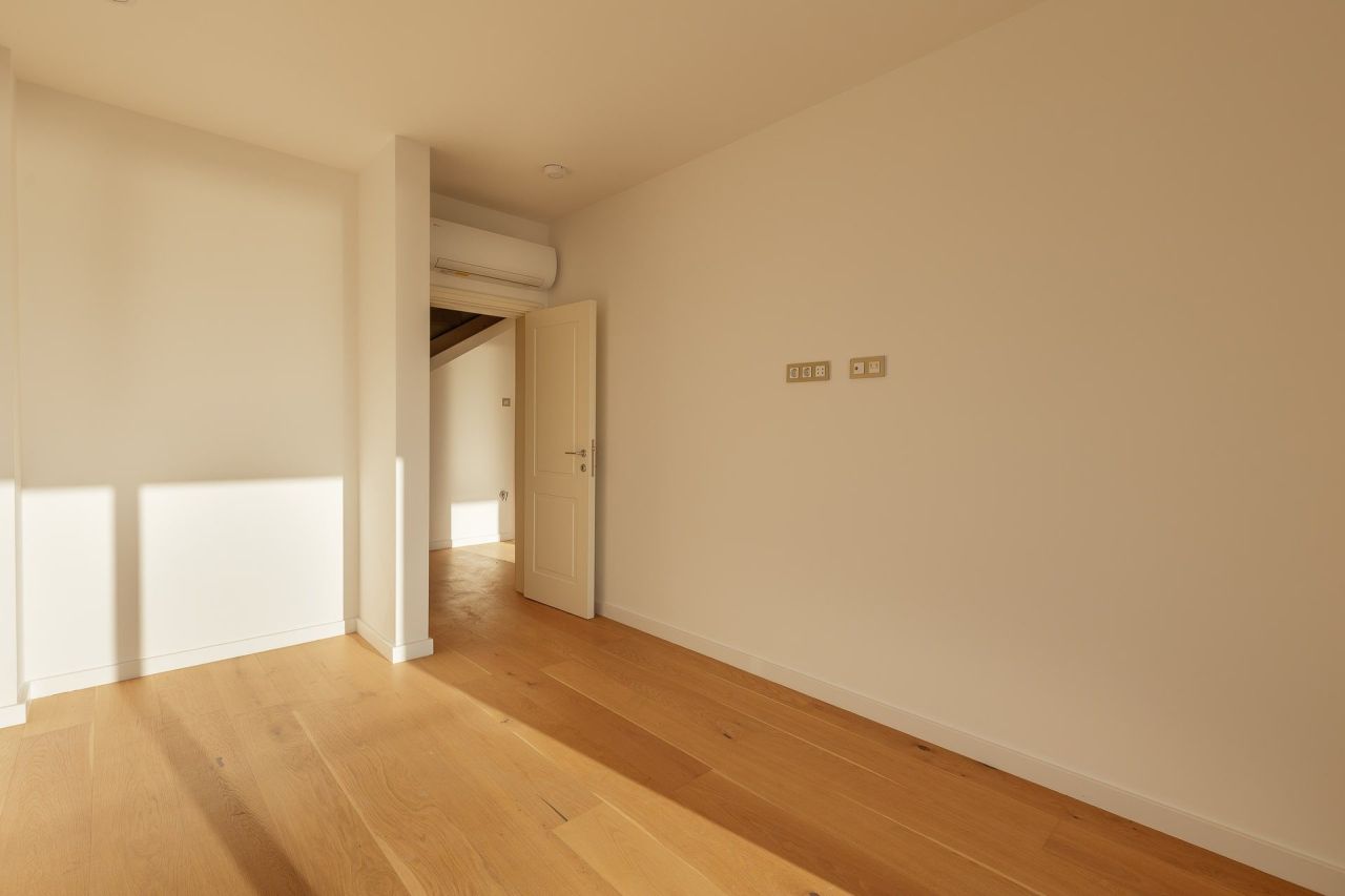 Apartment in Tivat, Montenegro, 103 m² - picture 10