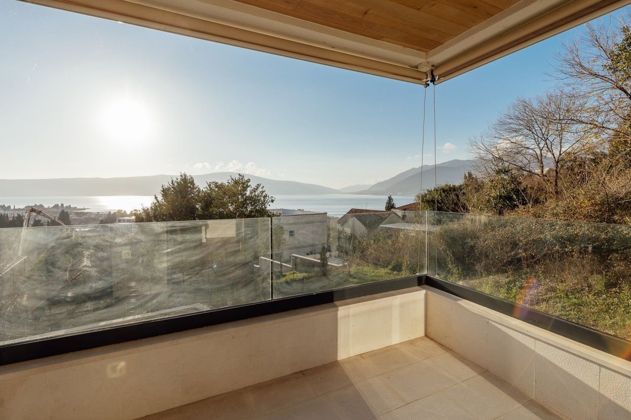 Apartment in Tivat, Montenegro, 103 m² - picture 11