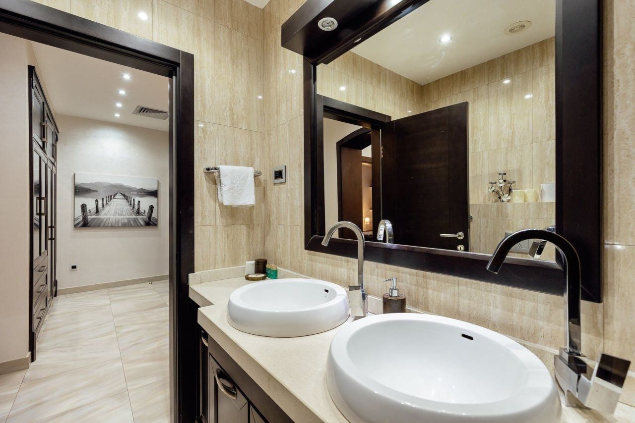 Apartment in Kotor, Montenegro, 117 m² - picture 12