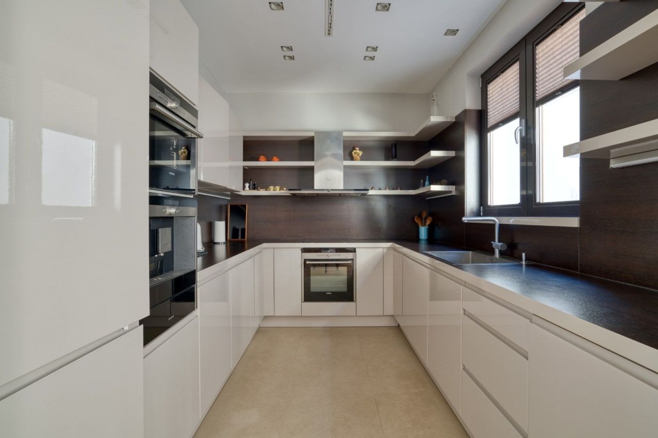 Apartment in Budva, Montenegro, 131 m² - picture 12