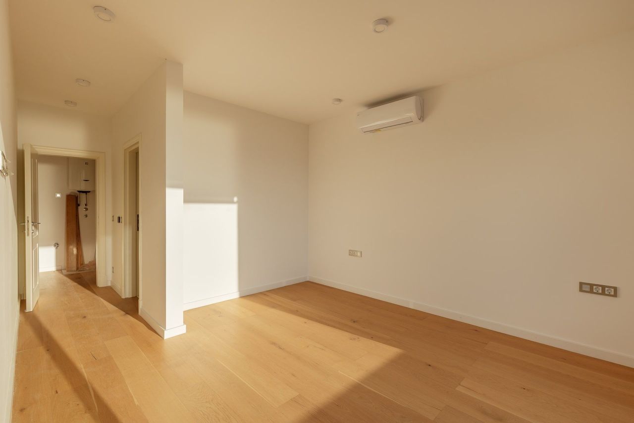 Apartment in Tivat, Montenegro, 103 m² - picture 12