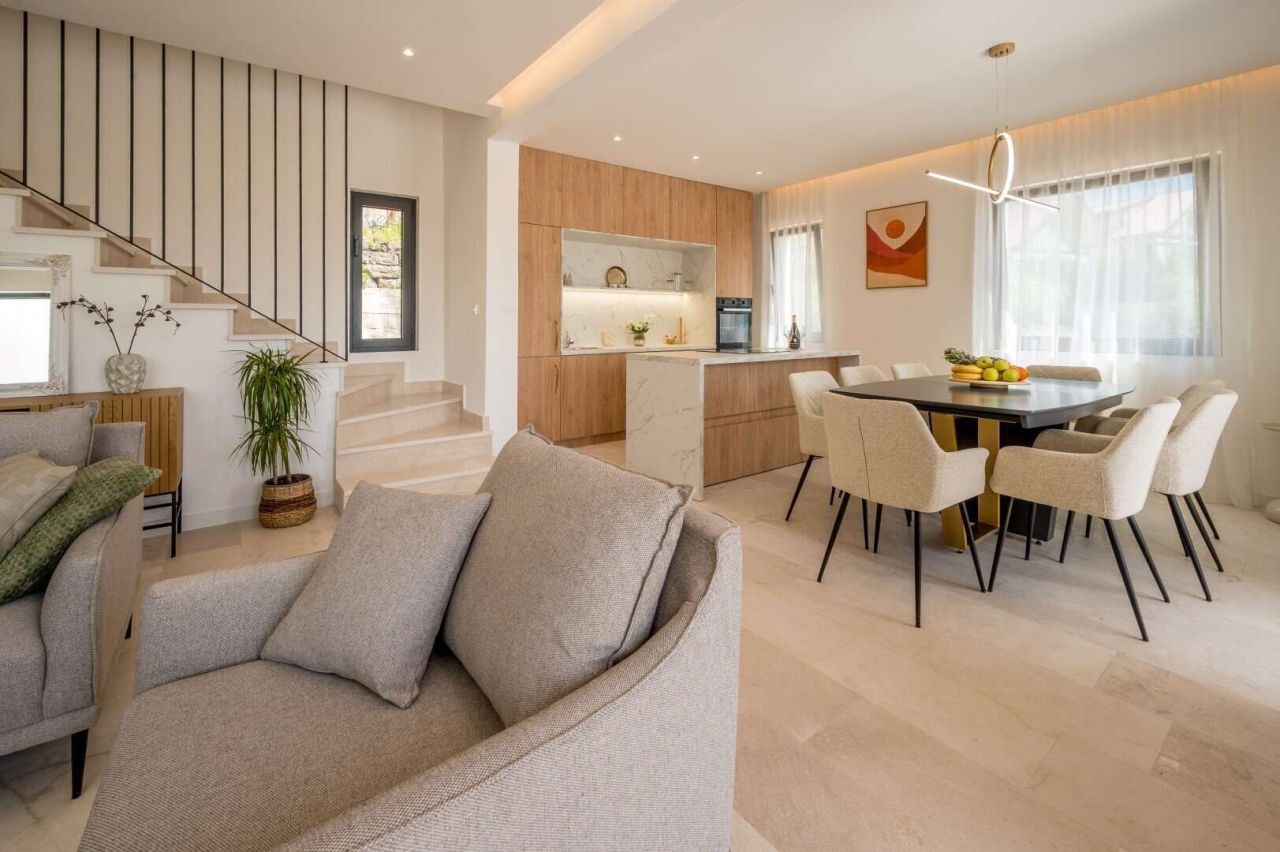 Haus in Tivat, Montenegro, 250 m² - Foto 12