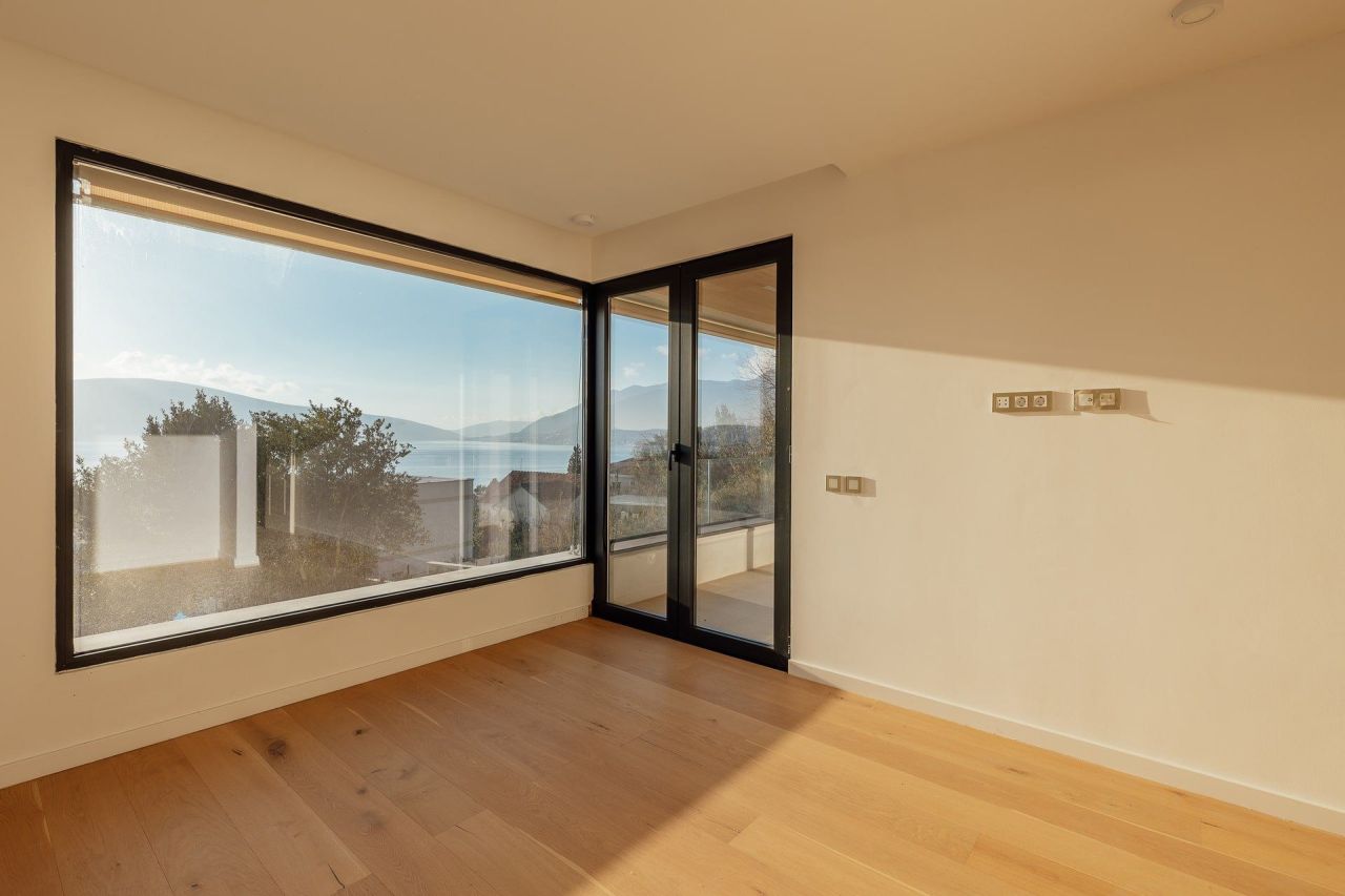 Apartment in Tivat, Montenegro, 103 m² - picture 13