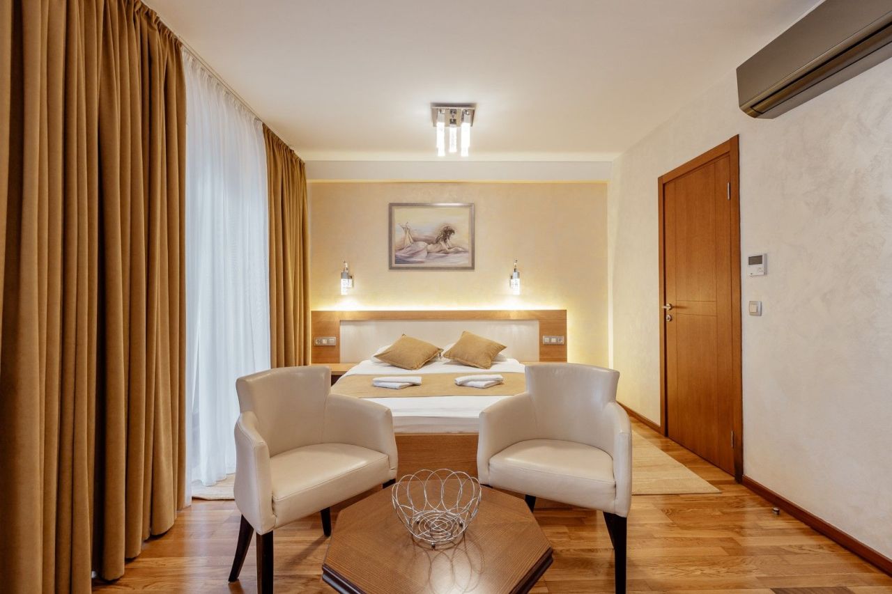 Hotel in Bijela, Montenegro, 784 m² - Foto 13