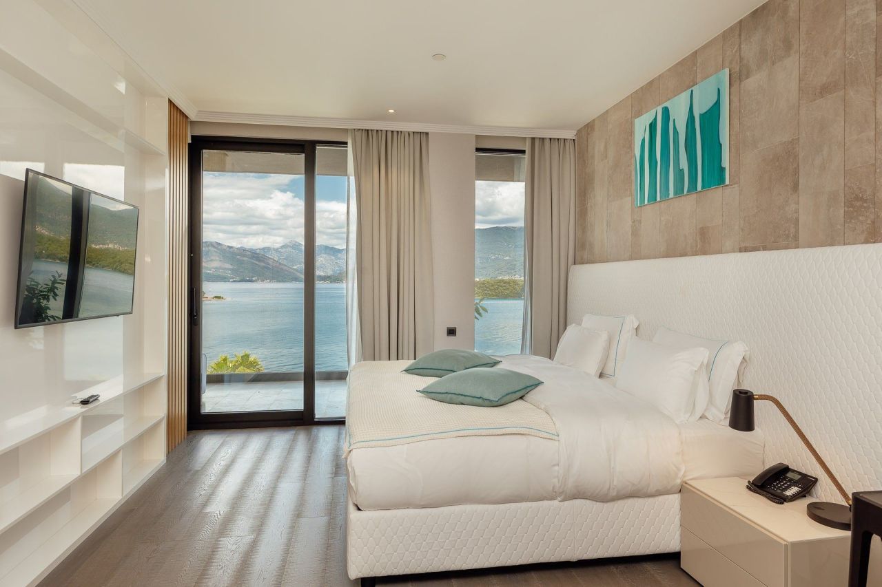 Appartamenti a Tivat, Montenegro, 190 m² - foto 13