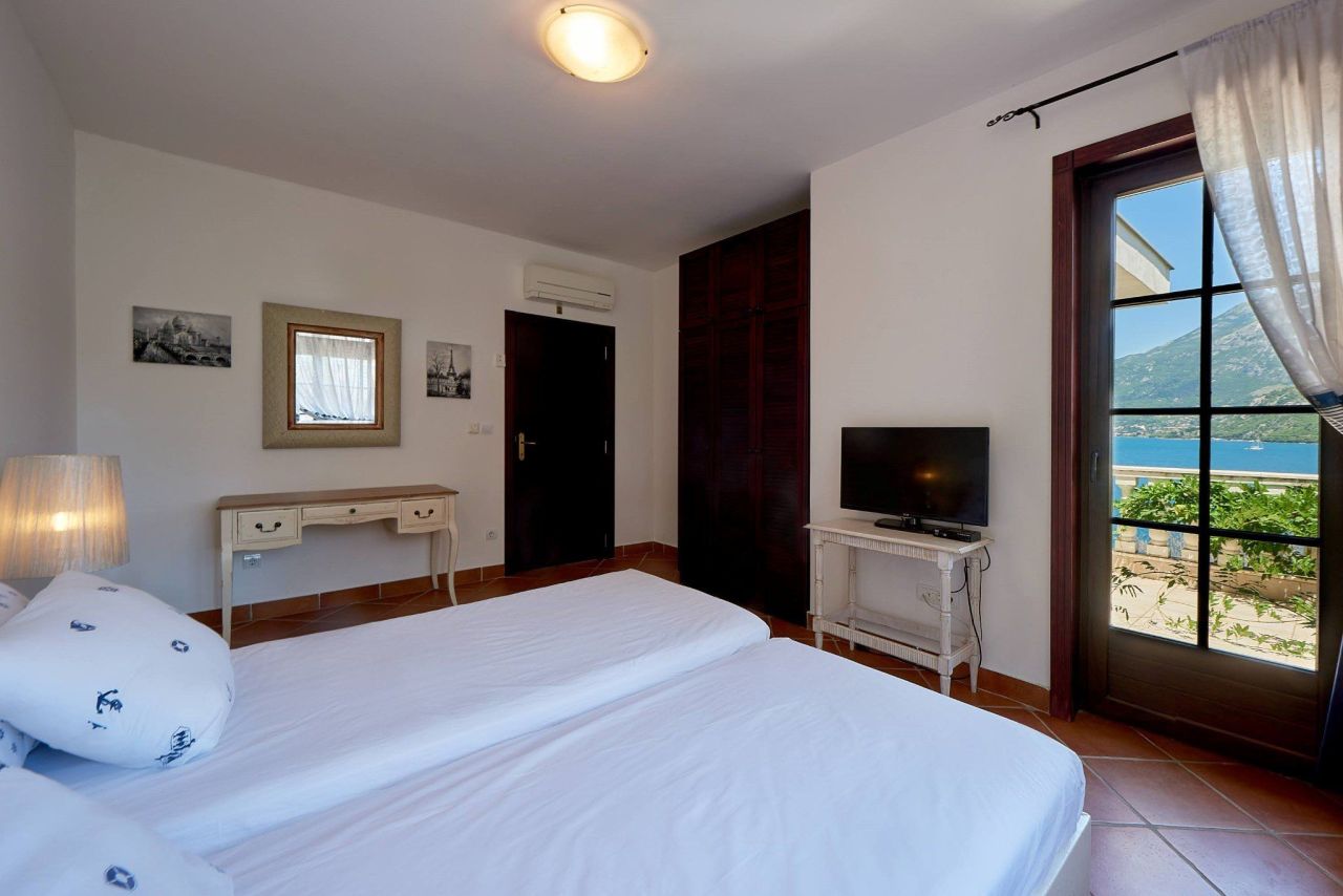 Villa in Kostanjica, Montenegro, 235 m² - picture 13