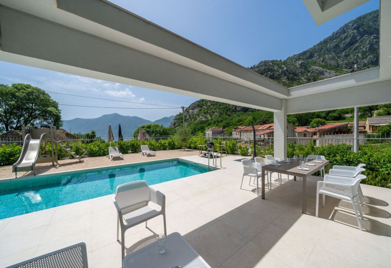 Casa a Orahovac, Montenegro, 250 m² - foto 14