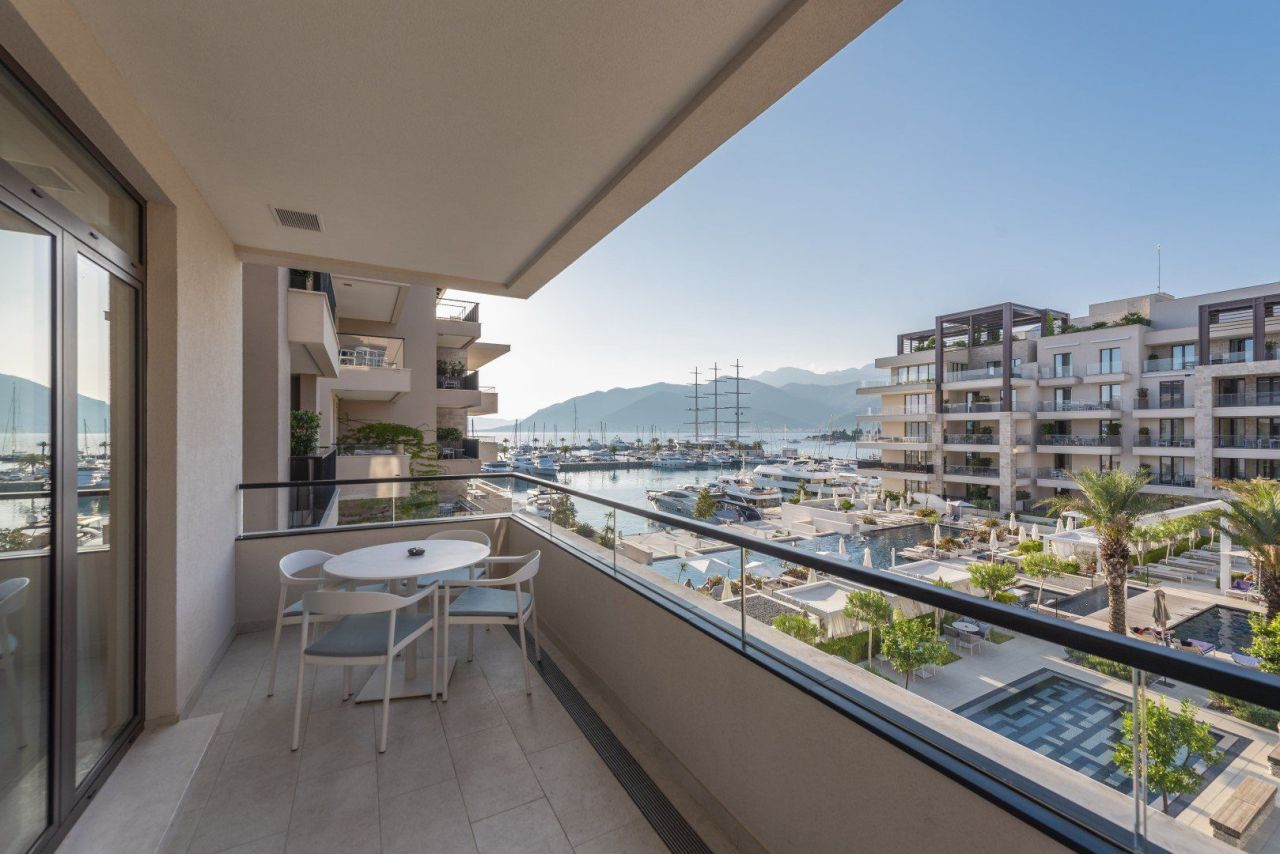 Appartamenti a Tivat, Montenegro, 228 m² - foto 15