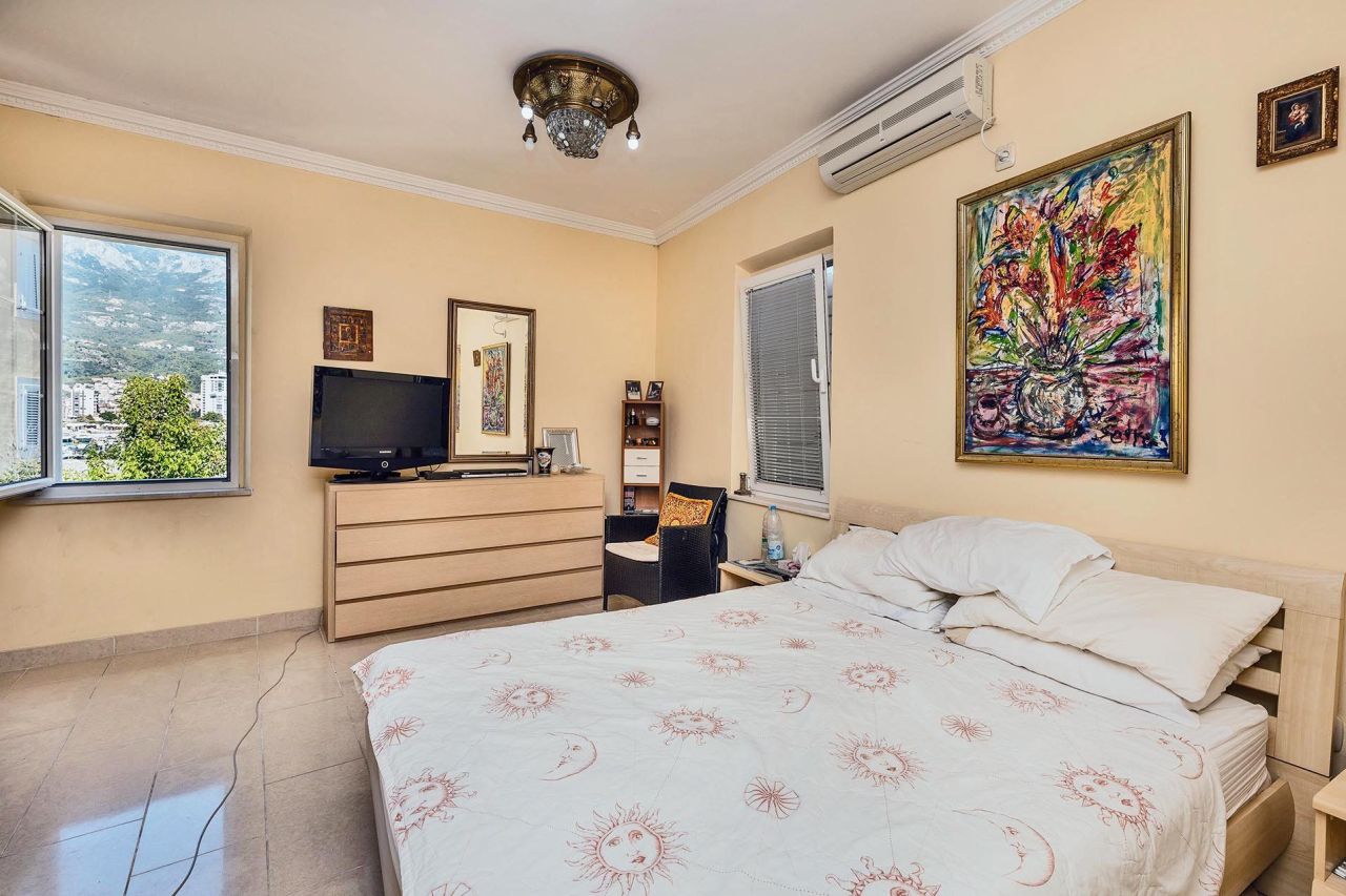 Commercial property in Budva, Montenegro, 268 m² - picture 15