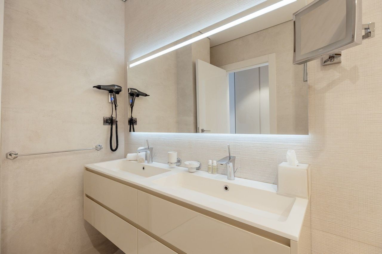 Appartamenti a Tivat, Montenegro, 190 m² - foto 15