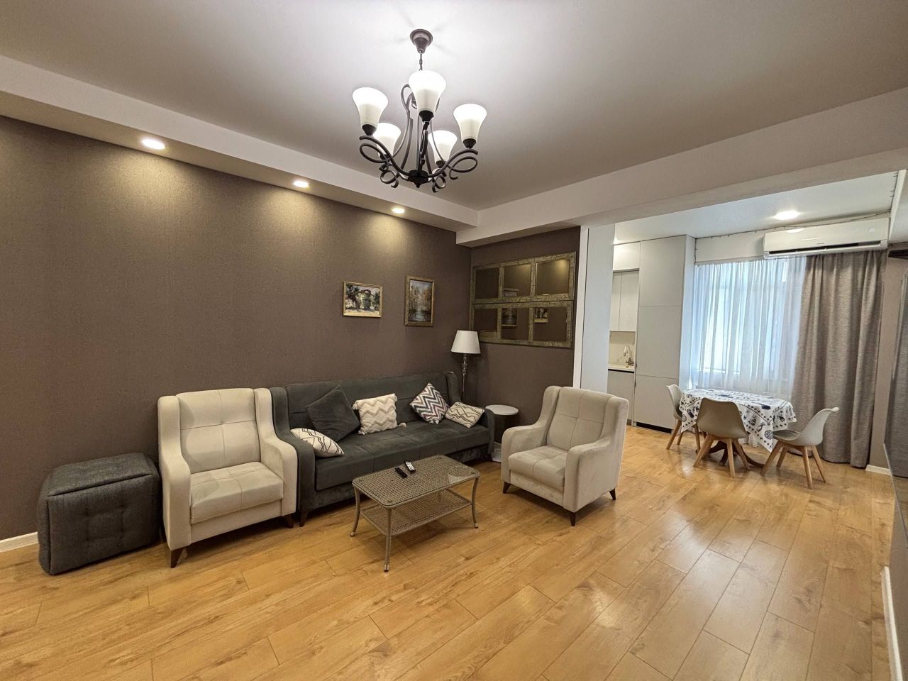 Piso en Tbilisi, Georgia, 97.3 m² - imagen 1