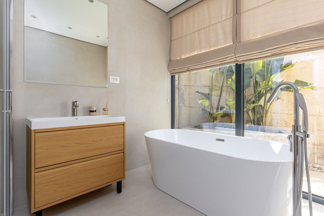 Townhouse in Kotor, Montenegro, 150 m² - picture 11