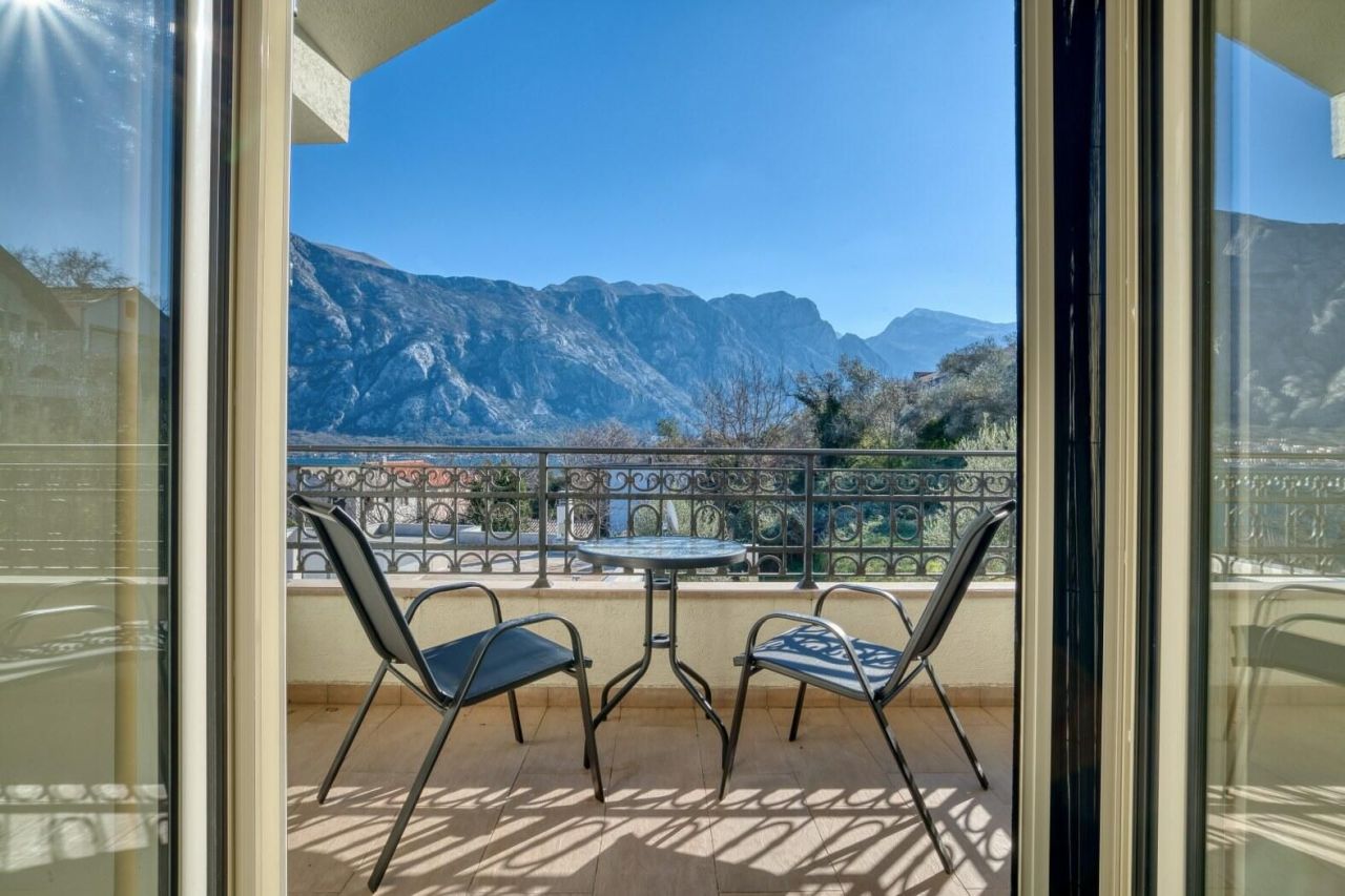 Flat in Prcanj, Montenegro, 121 m² - picture 5