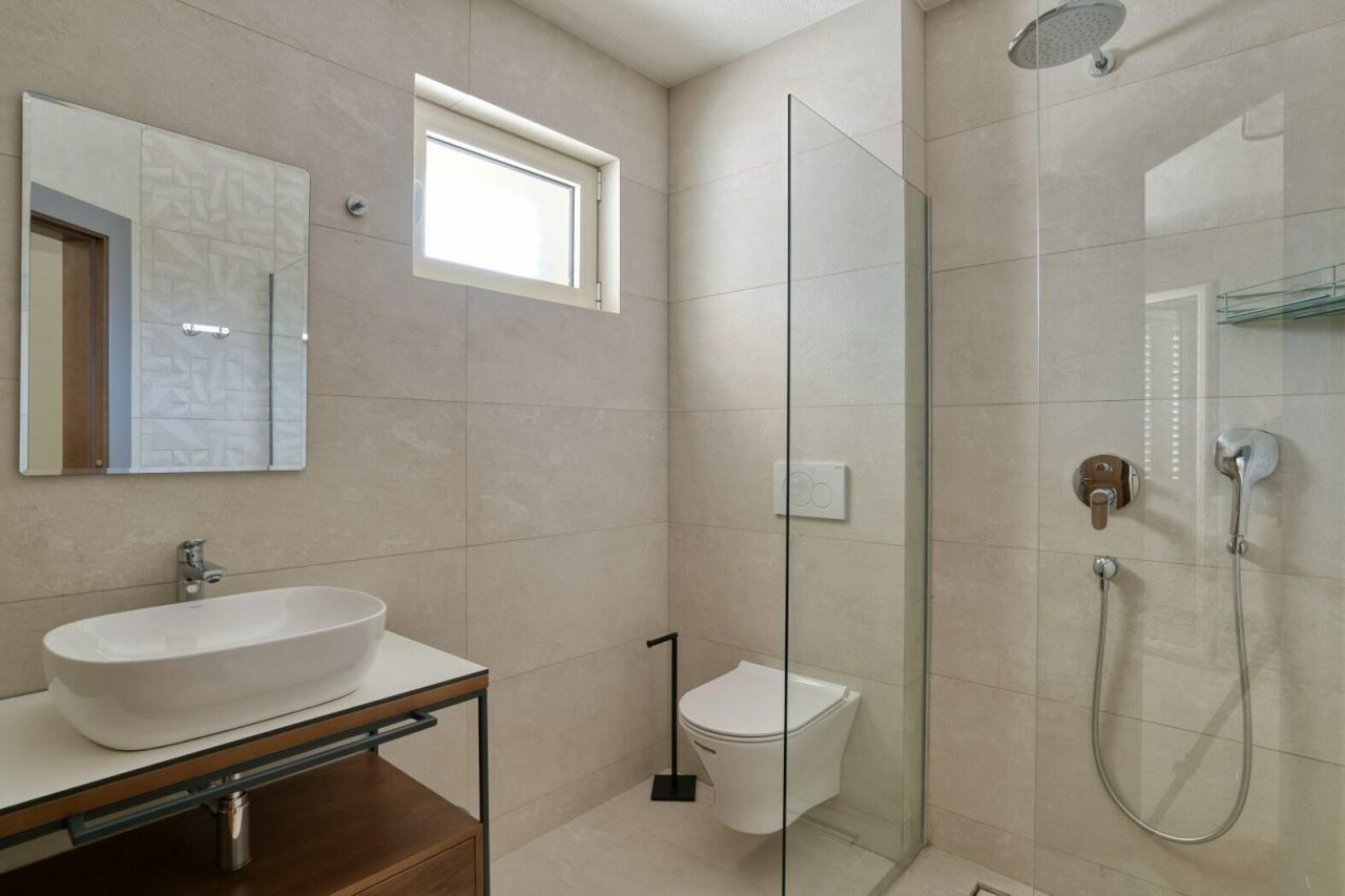 Flat in Prcanj, Montenegro, 121 m² - picture 19