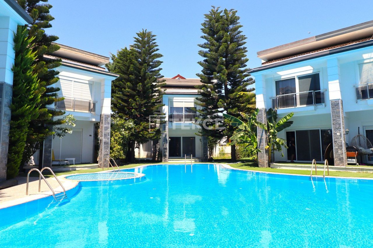 Villa in Antalya, Türkei, 370 m² - Foto 1