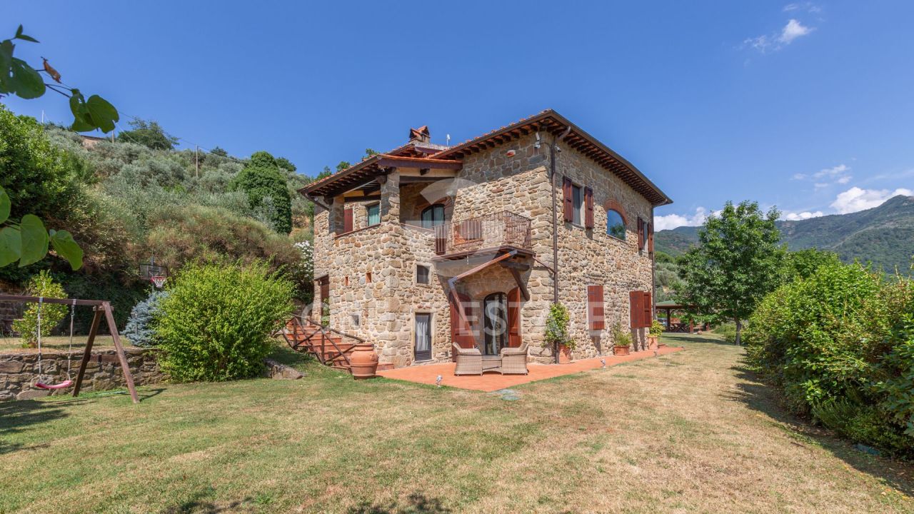 Haus in Reggello, Italien, 393.25 m² - Foto 1