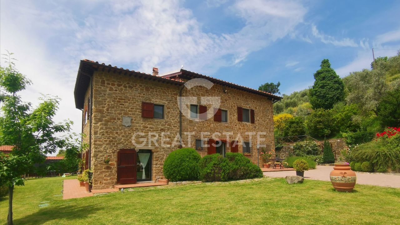 Casa en Reggello, Italia, 393.25 m² - imagen 3