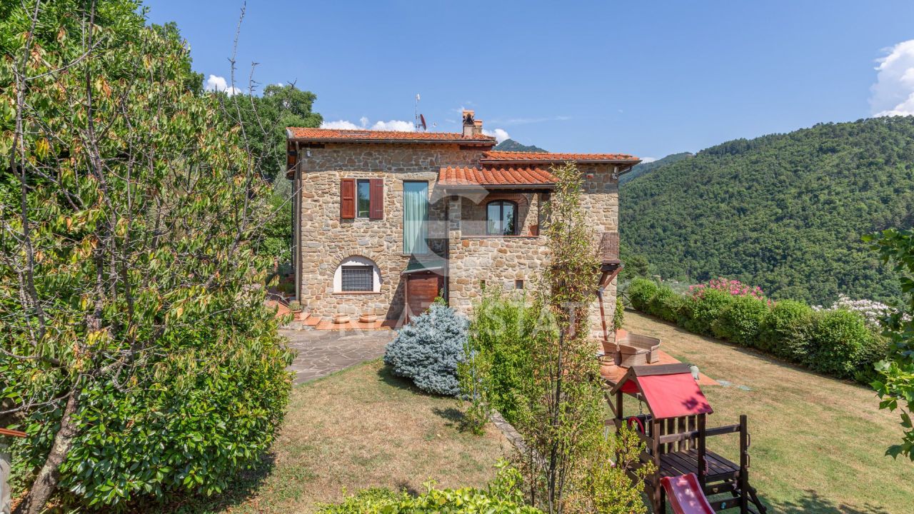 Casa en Reggello, Italia, 393.25 m² - imagen 5