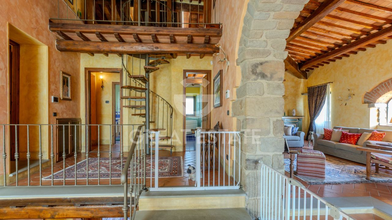Casa en Reggello, Italia, 393.25 m² - imagen 13
