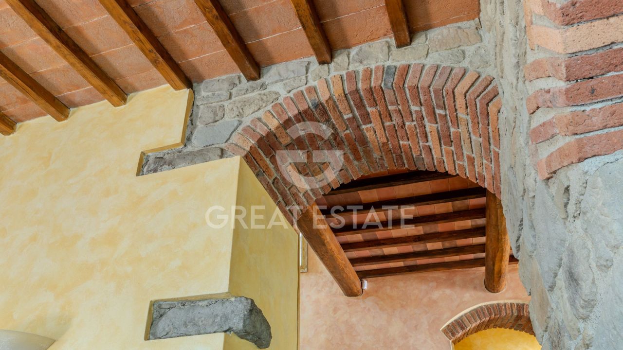 Casa en Reggello, Italia, 393.25 m² - imagen 17