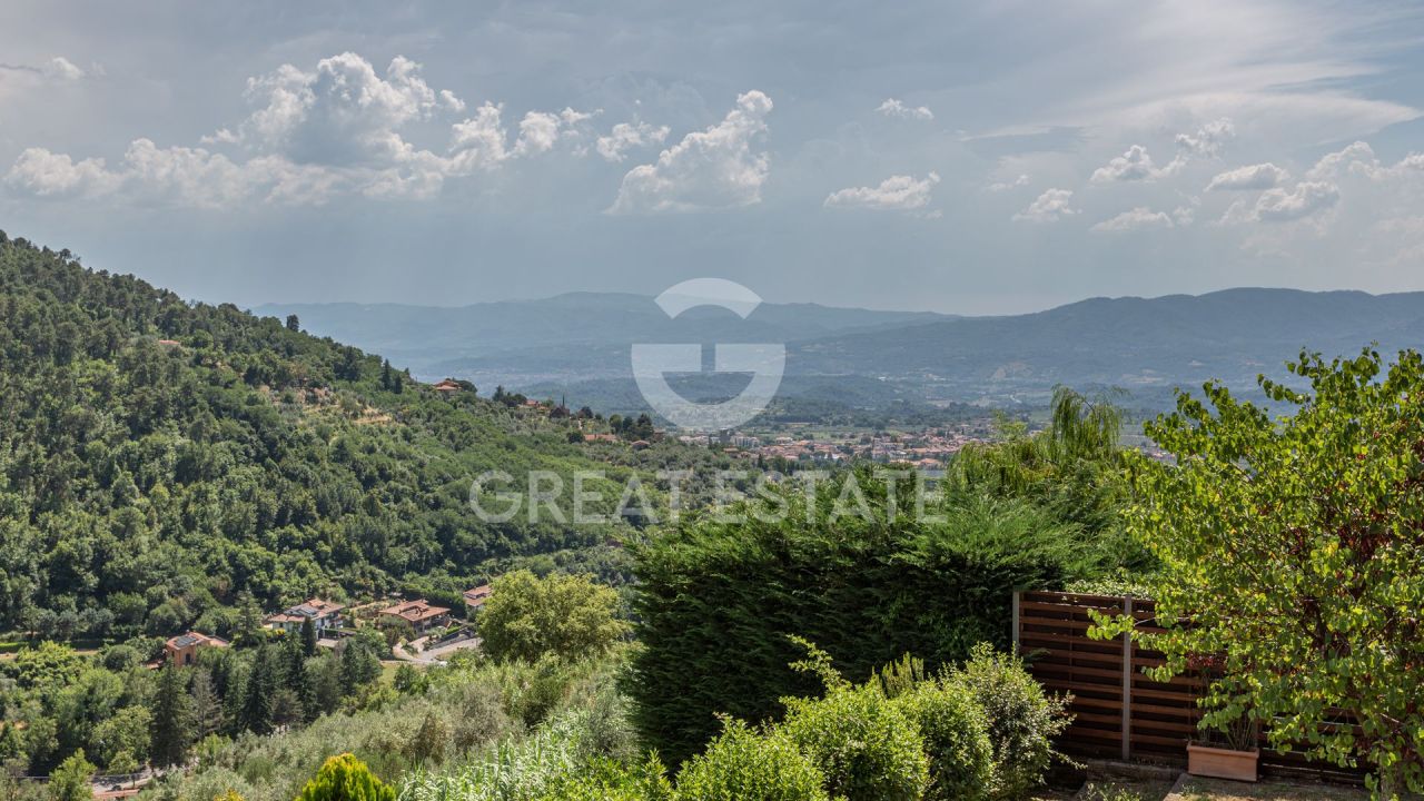 Casa en Reggello, Italia, 393.25 m² - imagen 18