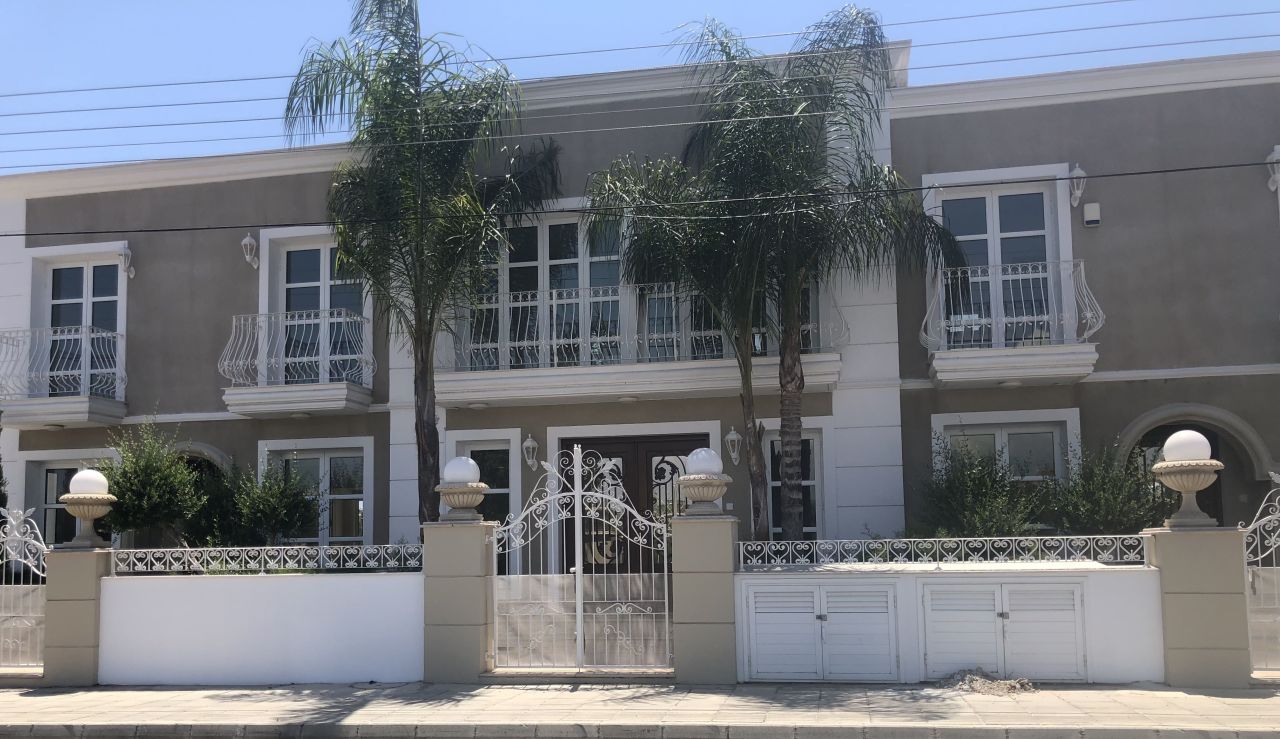 Villa in Limassol, Cyprus, 180 m² - picture 1