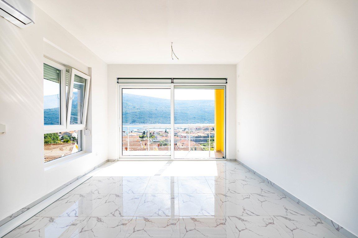 Flat in Herceg-Novi, Montenegro, 69.5 m² - picture 1