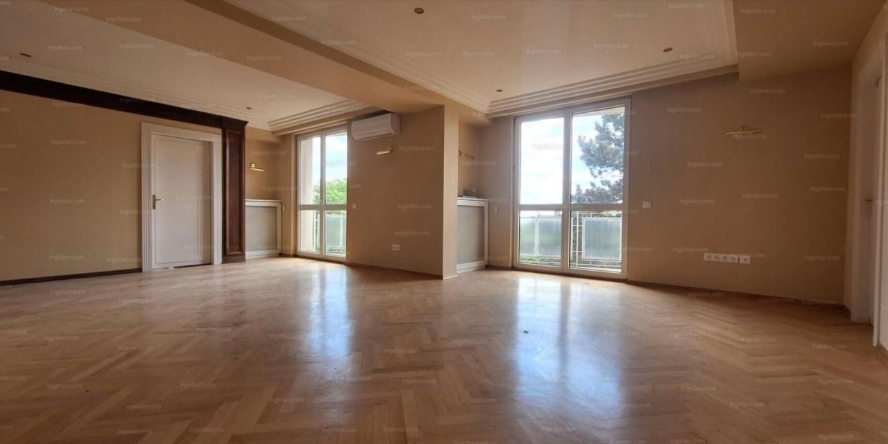 Flat in Budapest, Hungary, 280 m² - picture 2