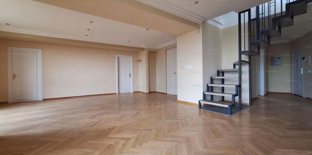 Flat in Budapest, Hungary, 280 m² - picture 4