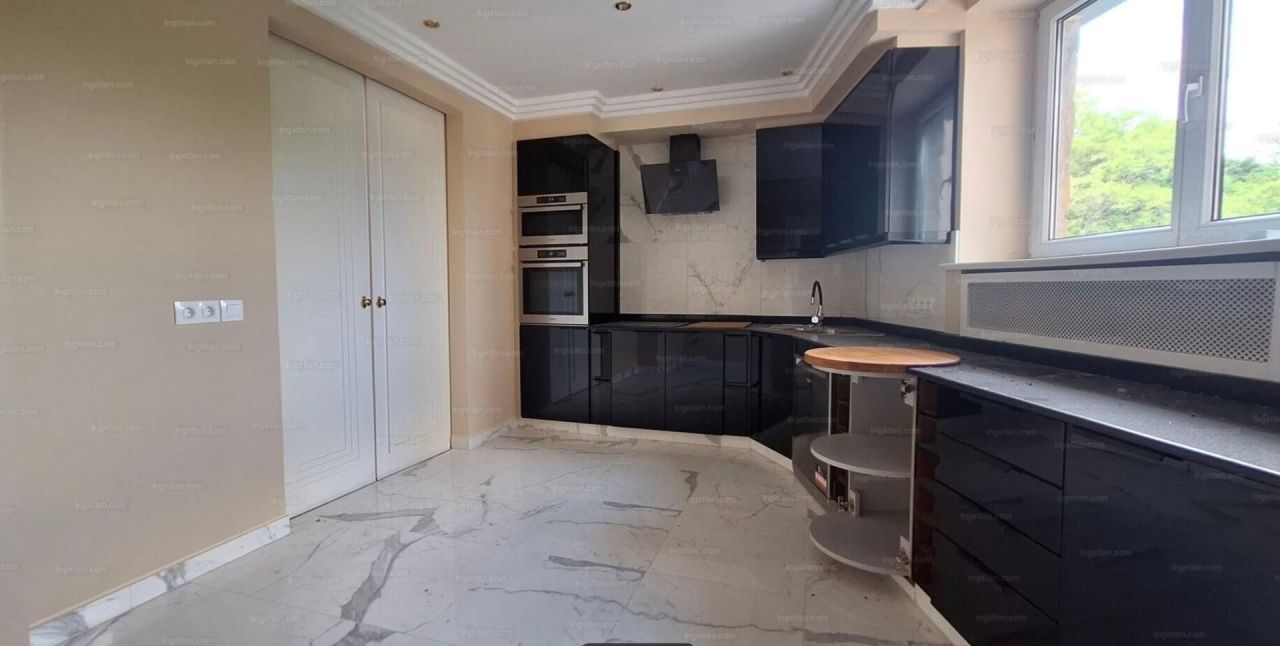 Flat in Budapest, Hungary, 280 m² - picture 5