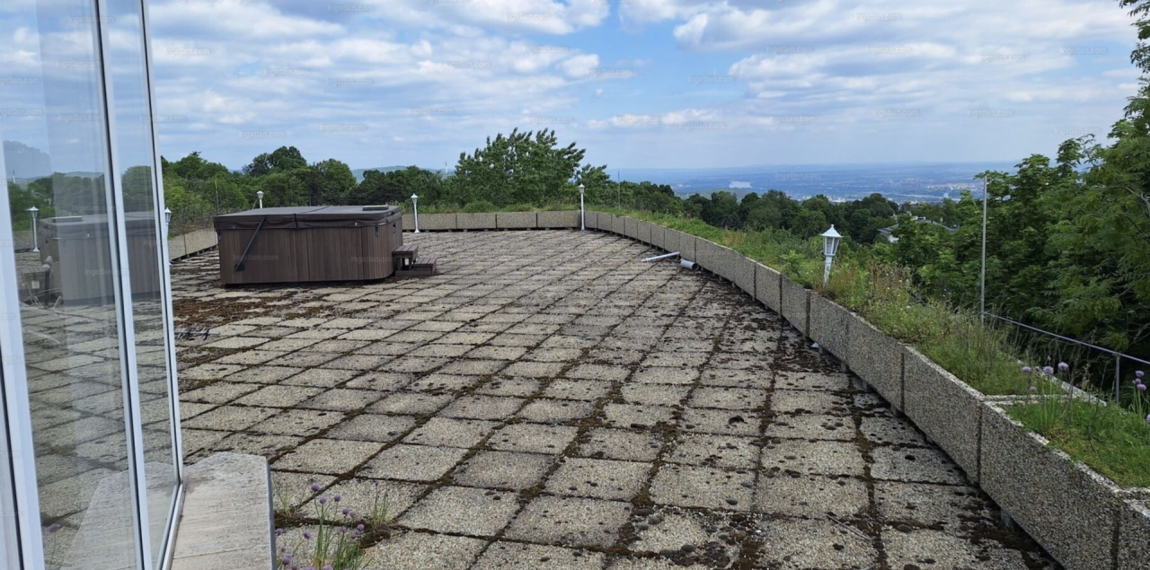 Flat in Budapest, Hungary, 280 m² - picture 12