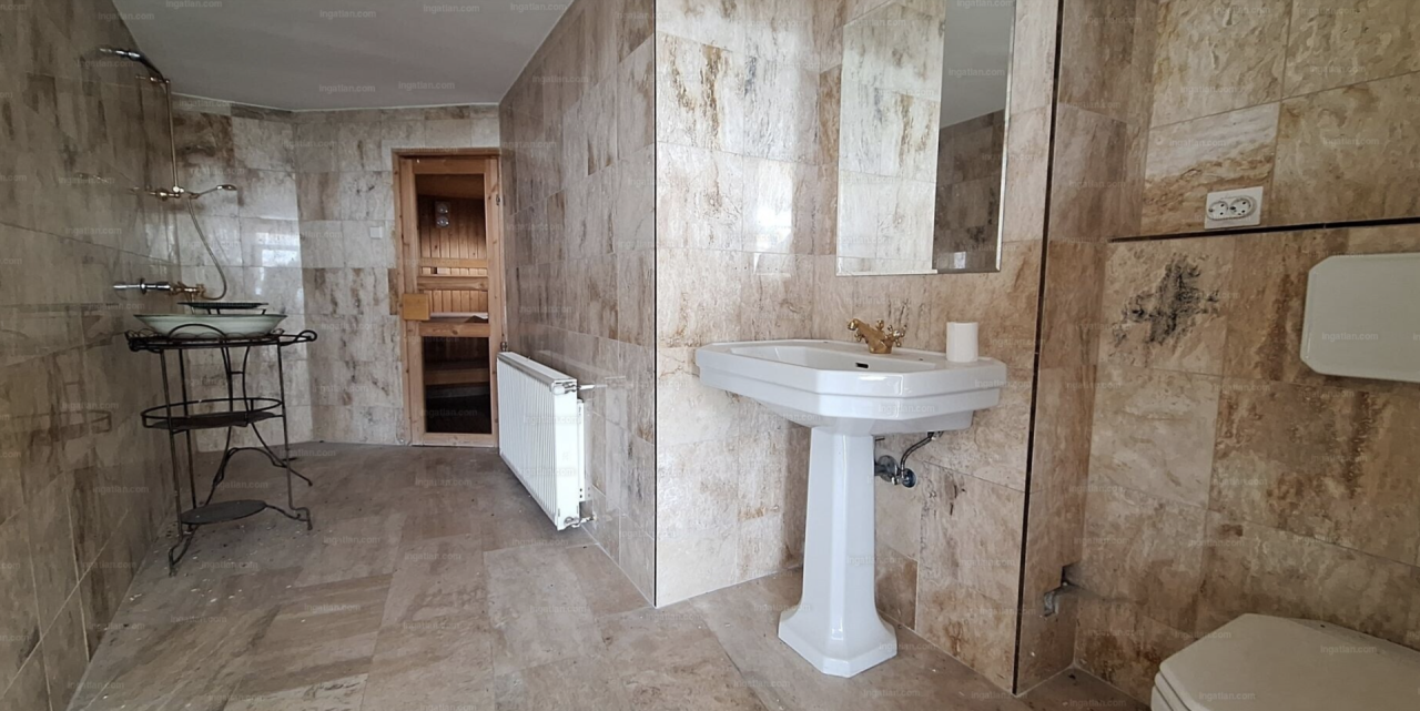 Flat in Budapest, Hungary, 280 m² - picture 14