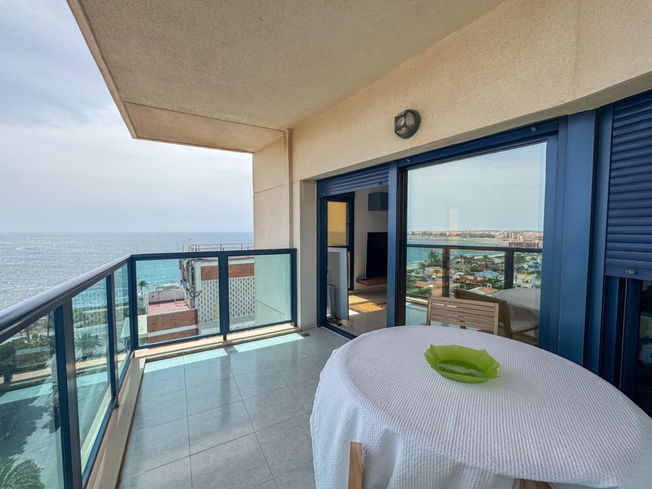 Apartamento en Torrevieja, España, 80 m² - imagen 1