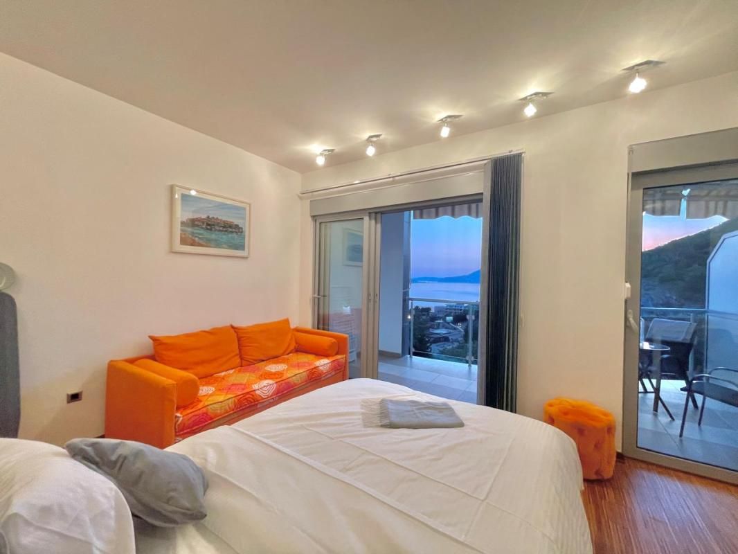 Appartement à Przno, Monténégro, 36 m² - image 1