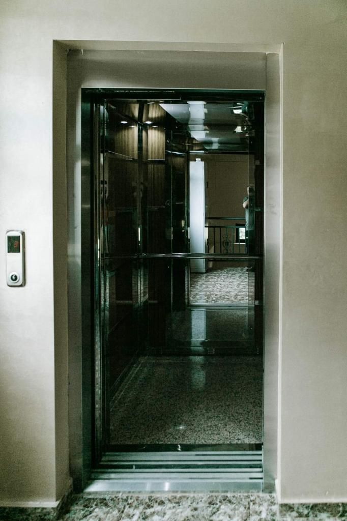 Hotel en Batumi, Georgia, 1 350 m² - imagen 4