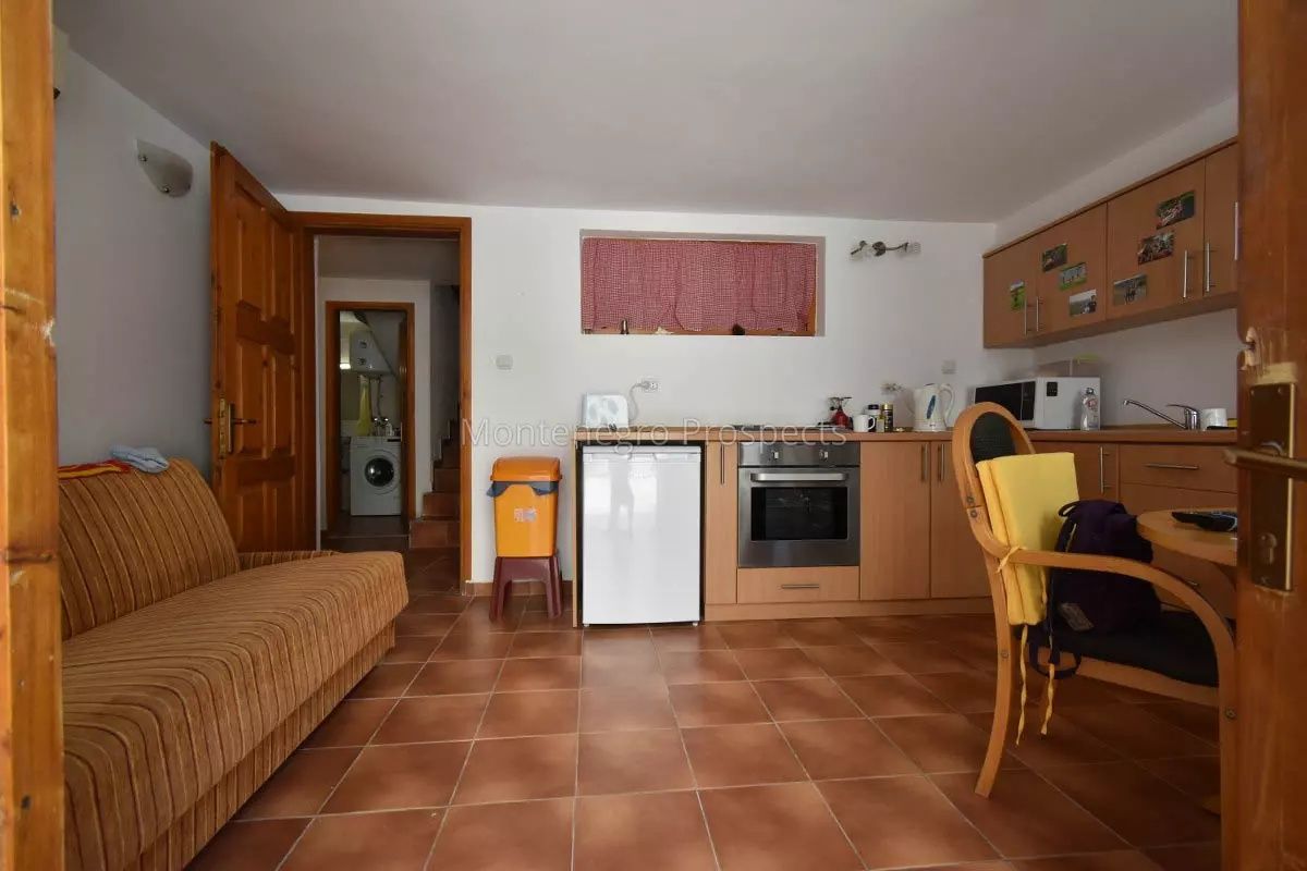 Apartment in Kotor, Montenegro, 61 m² - picture 3