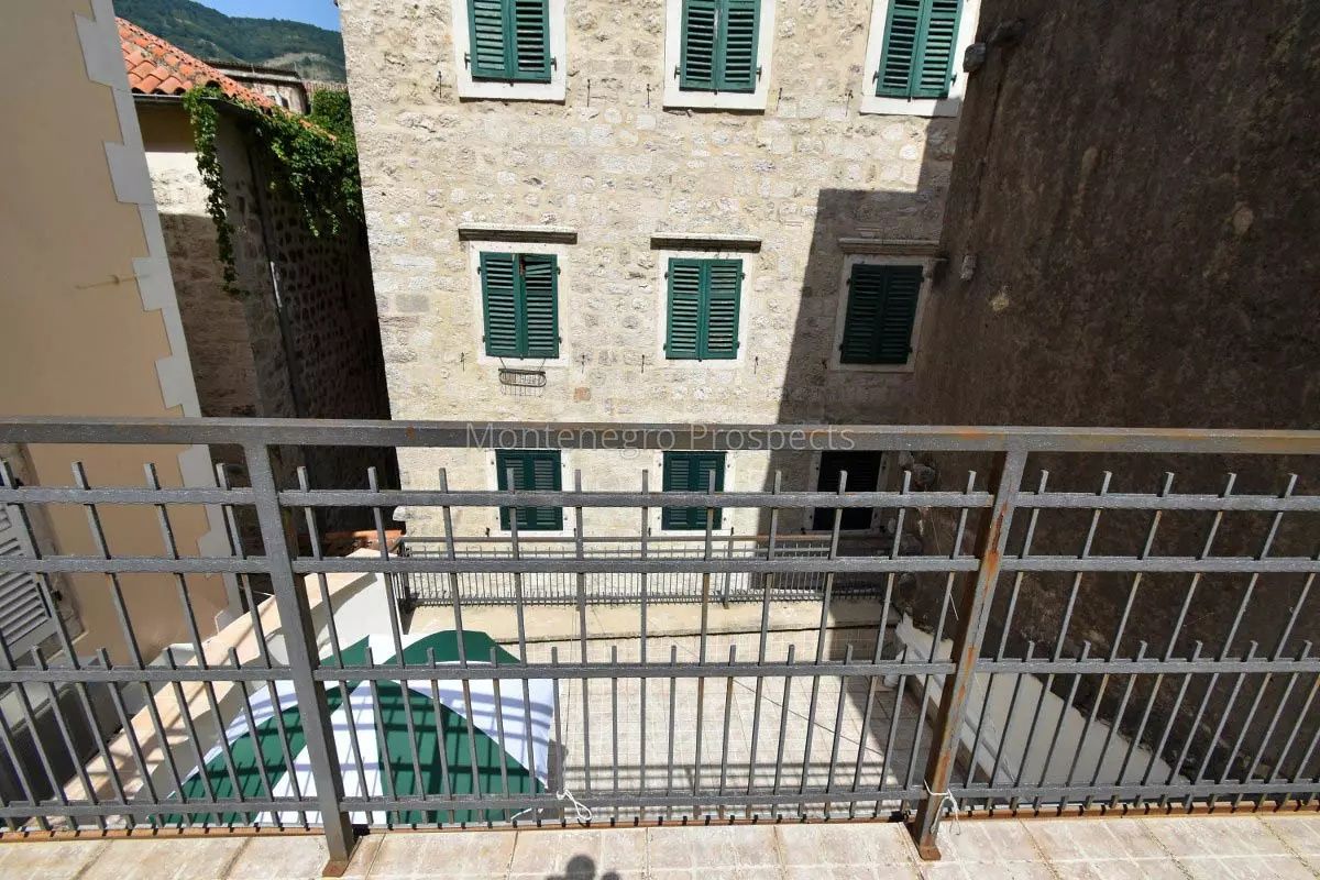 Apartment in Kotor, Montenegro, 61 m² - picture 9