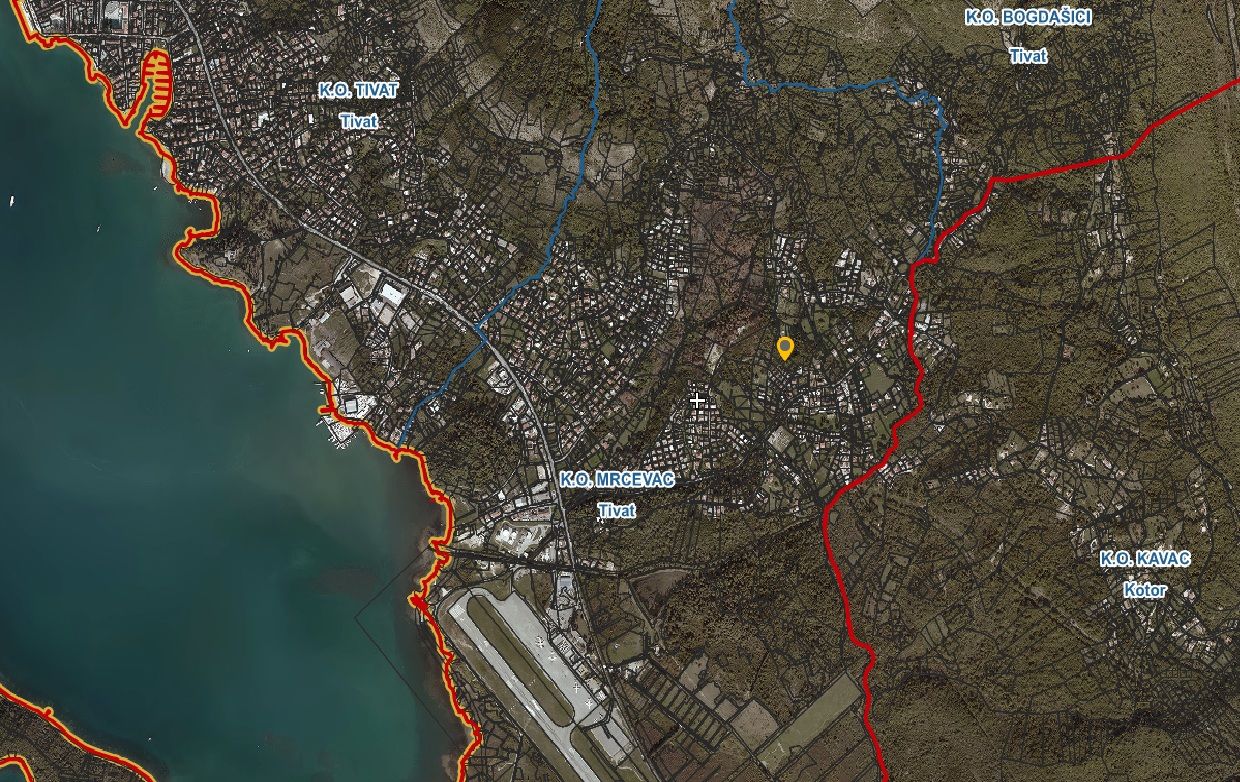 Land in Tivat, Montenegro, 2 763 m² - picture 1
