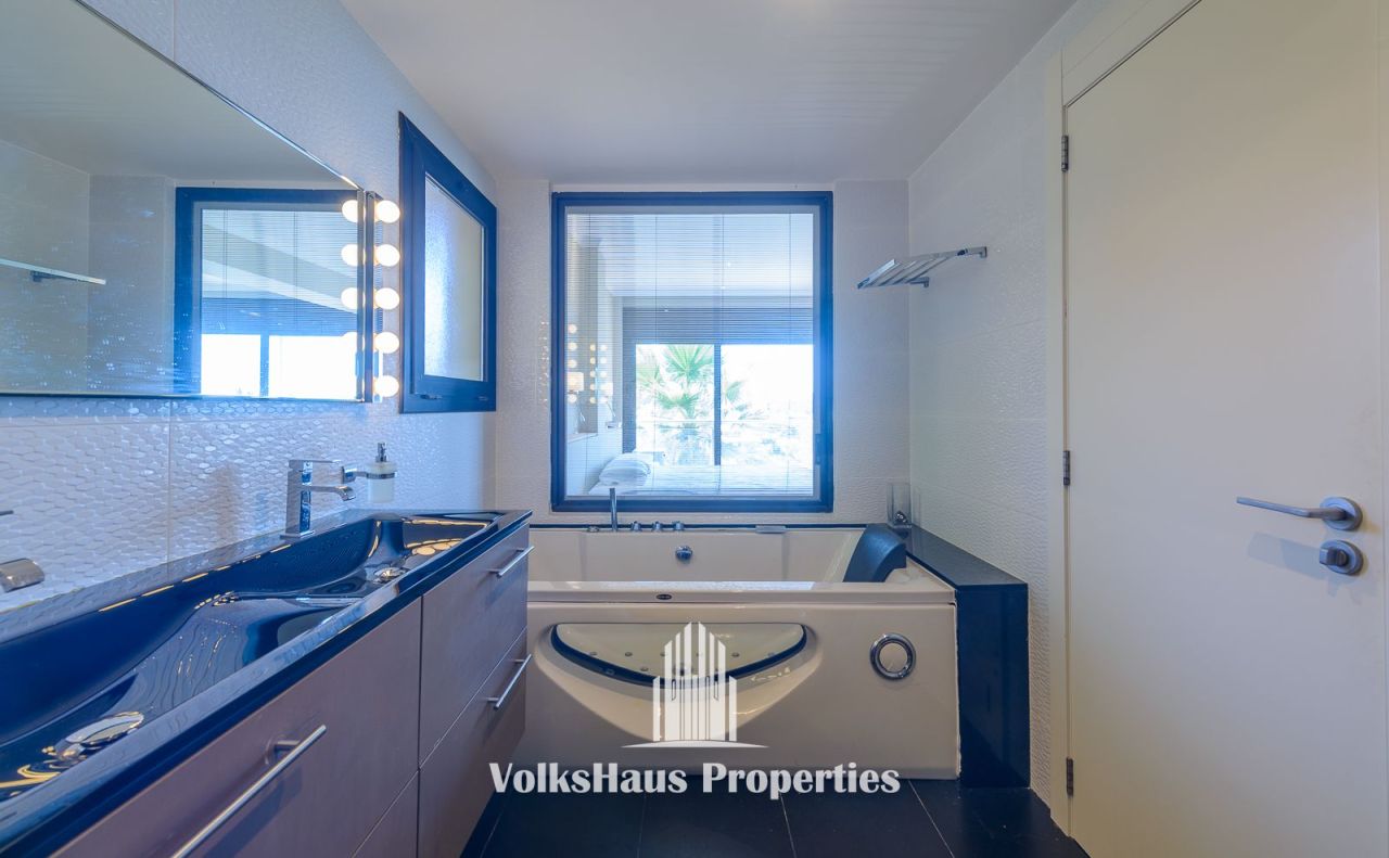 Villa à Sitges, Espagne, 378 m² - image 16