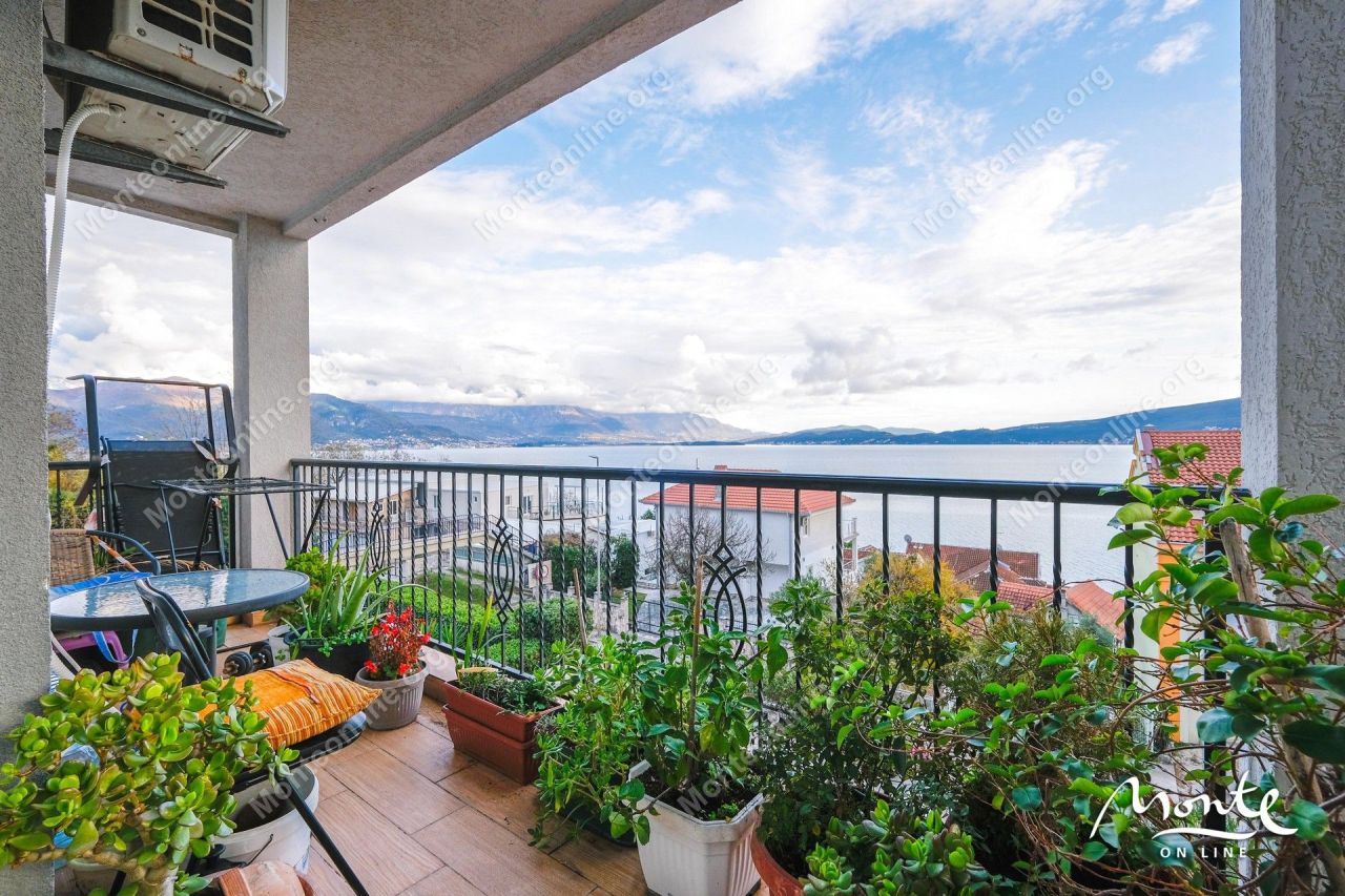 Piso en Herceg-Novi, Montenegro, 38 m² - imagen 1