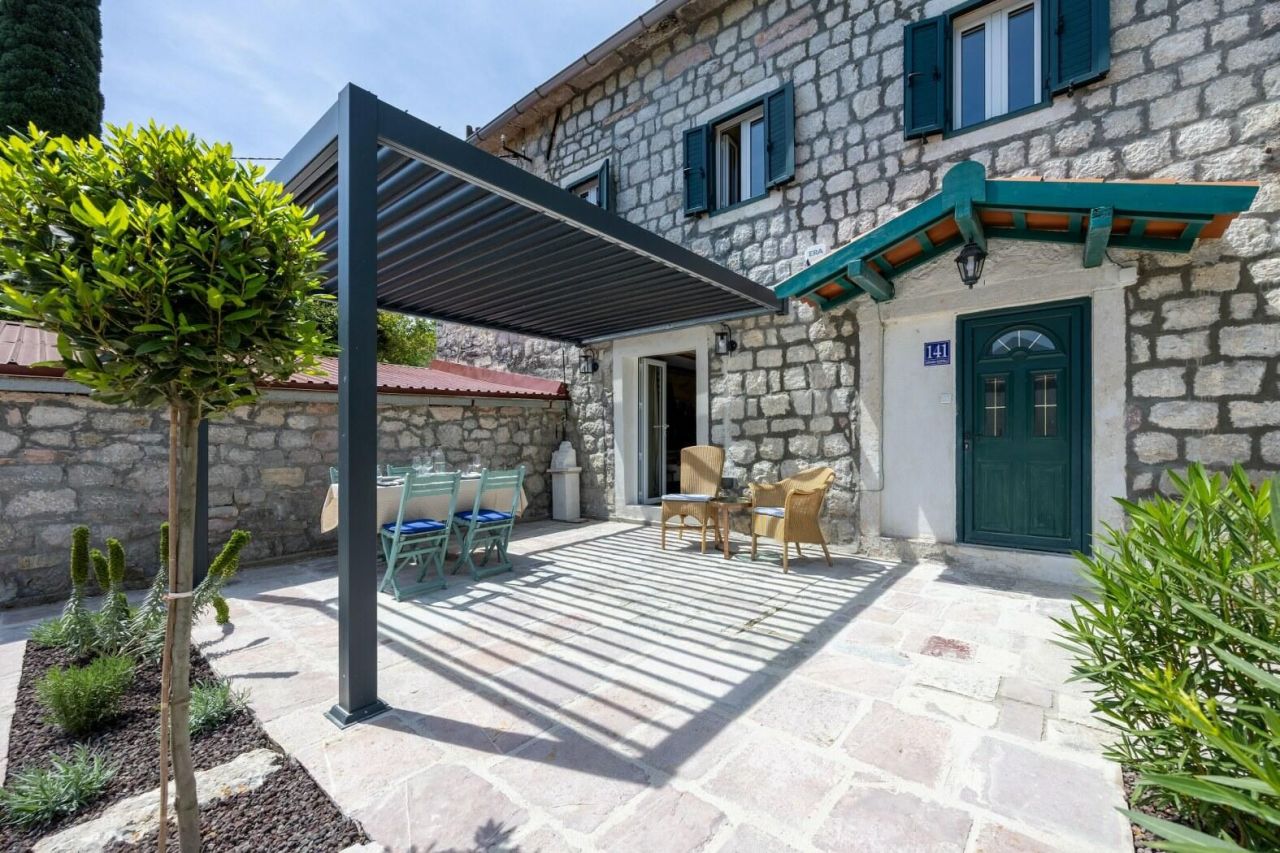 Maison à Kamenari, Monténégro, 92 m² - image 1
