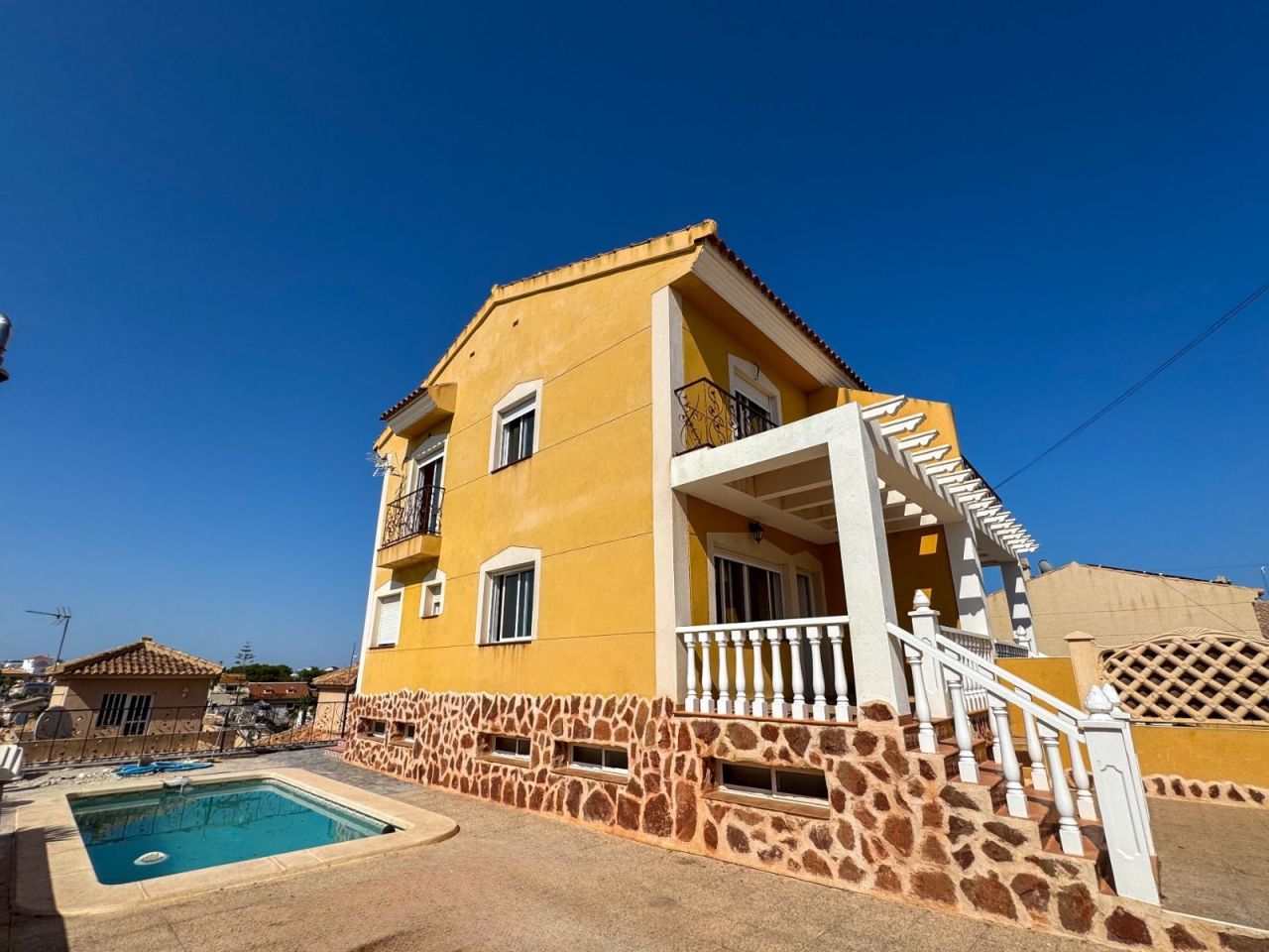 Chalet in San Miguel de Salinas, Spain, 169 m² - picture 1