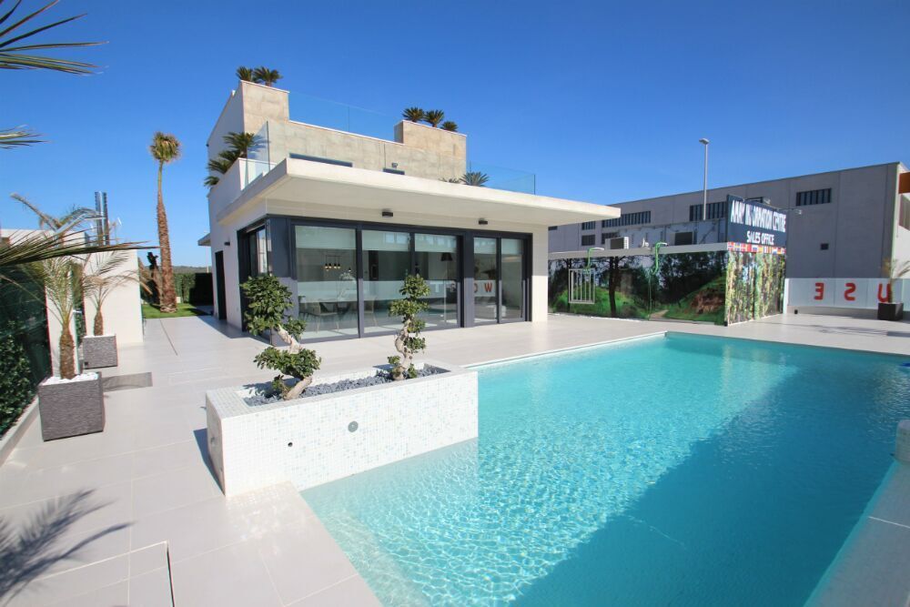 Villa in San Miguel de Salinas, Spanien, 144 m² - Foto 1